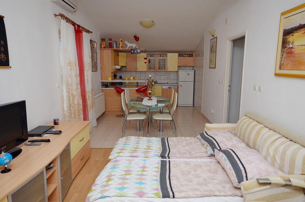 Apartments Miroslava Vodice Exterior foto